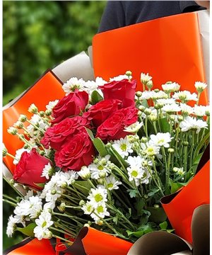 Güller ve Papatyalar 