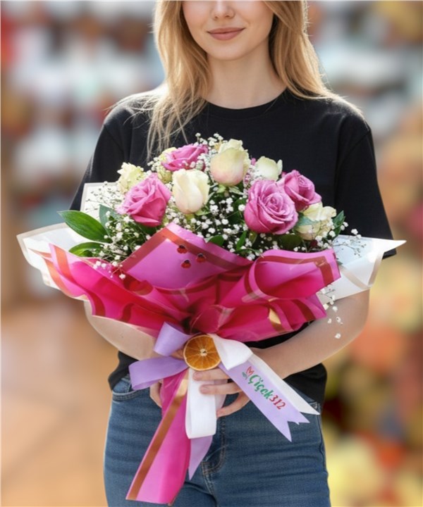 Pembe/Beyaz Renkli Gül Buketi